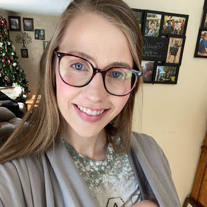 Meet your Posher, Elizabeth